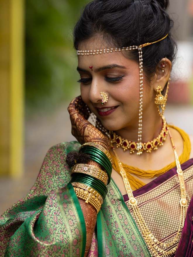 Nauvari bridal close-up with nath and mundavalya, makeup by Sonali Sarode, Nashik